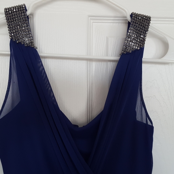 Le chateau dress - Picture 4 of 7